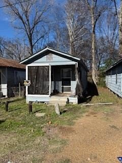 Single Family 3BR 1BA - 213 Elm St, Greenwood, MS
