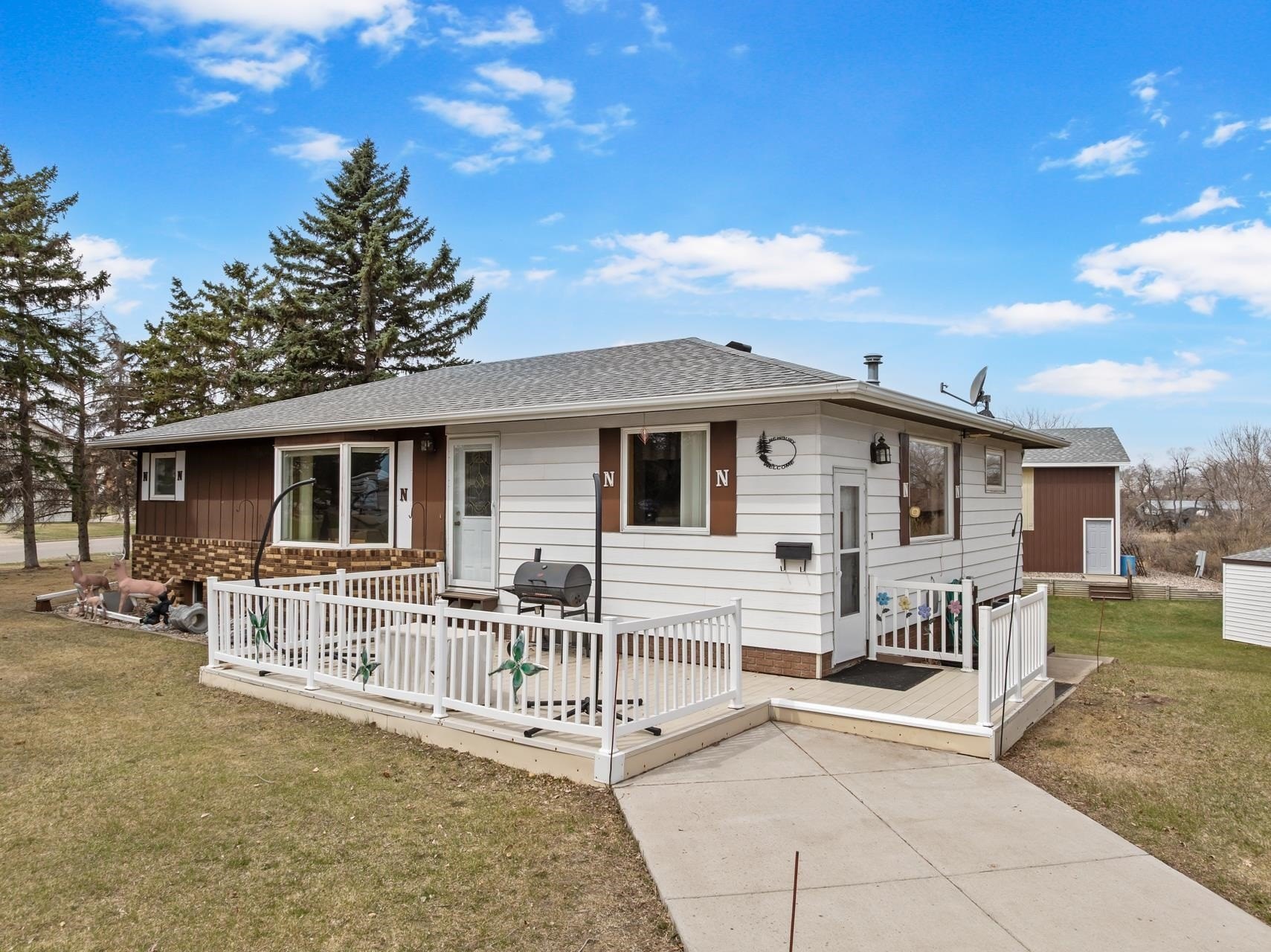 Single Family 3BR 3BA - 600 SW 28th Ave, Minot, ND