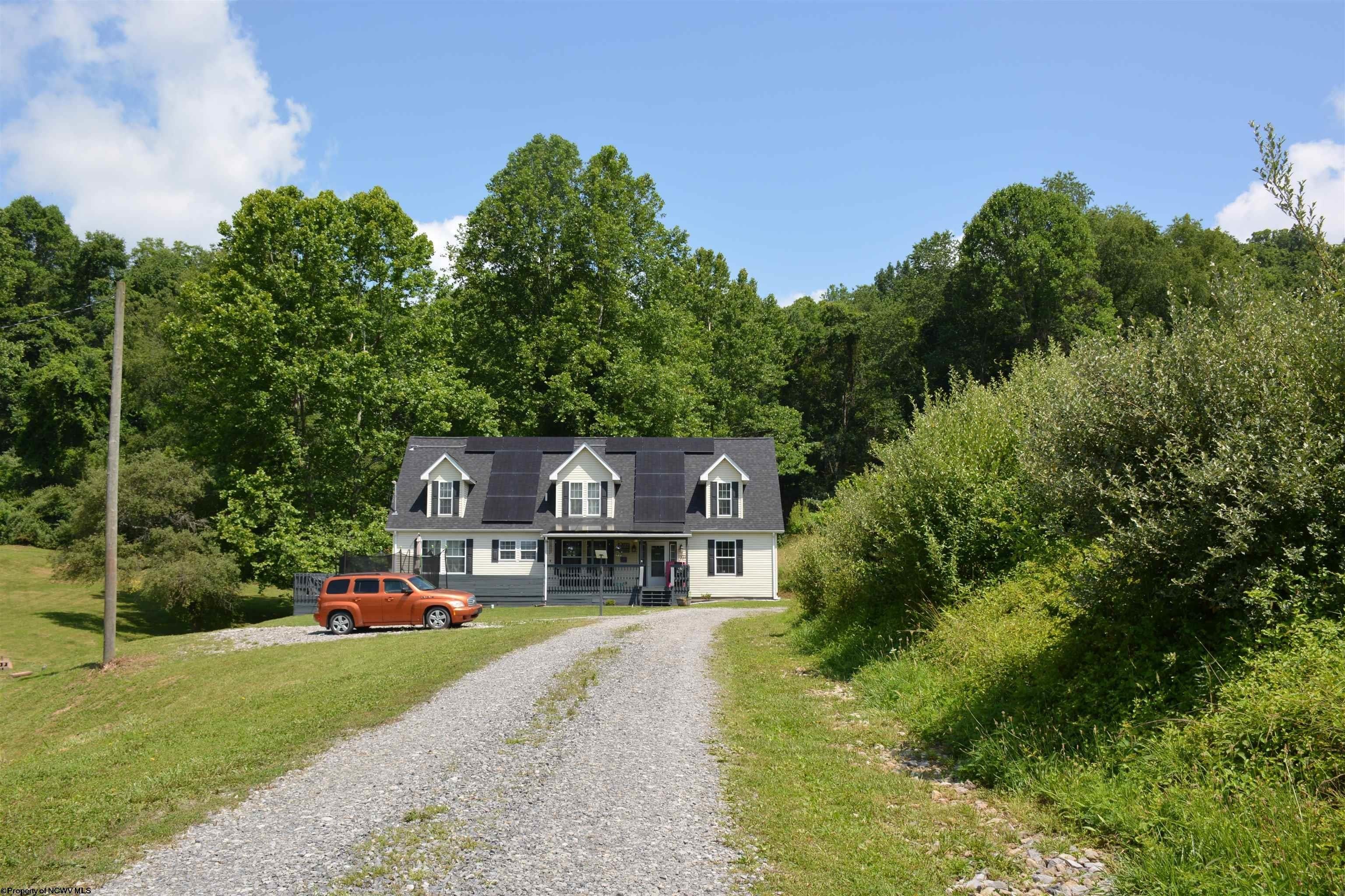 Single Family 5BR 3BA - 445 Poplar Street, Jane Lew, WV