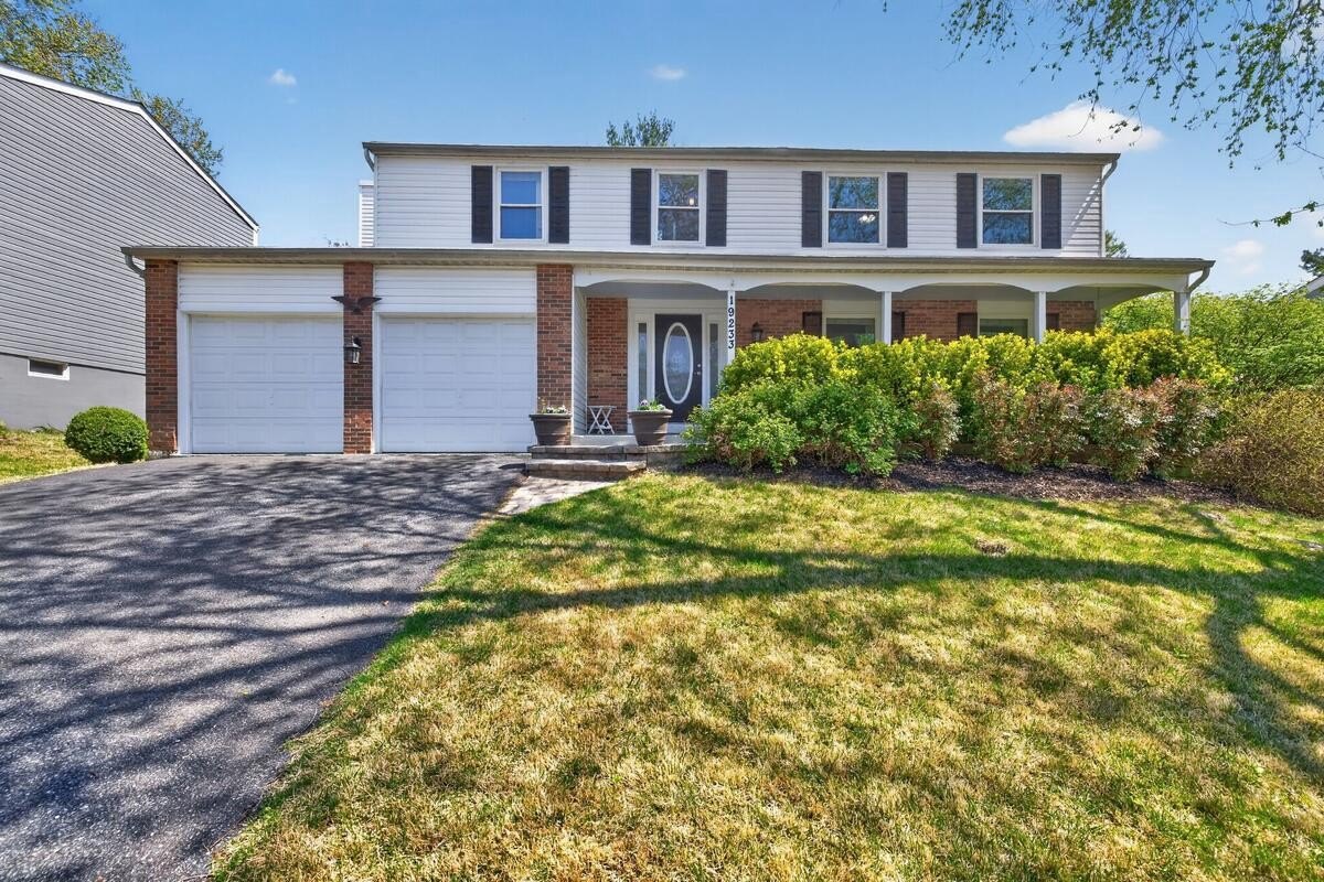 Single Family 4BR 4BA - 19233 GUNNERFIELD LN, GERMANTOWN, MD