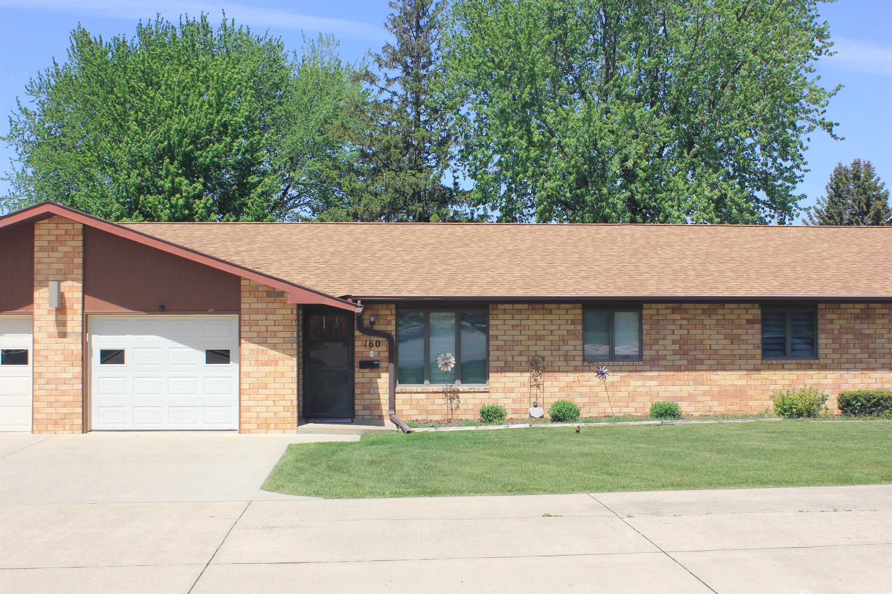Single Family 2BR 2BA - 160 6th Ave NE, LeMars, IA