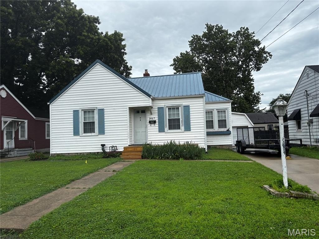 Single Family 2BR 2BA - 3407 Leo Street, Alton, IL