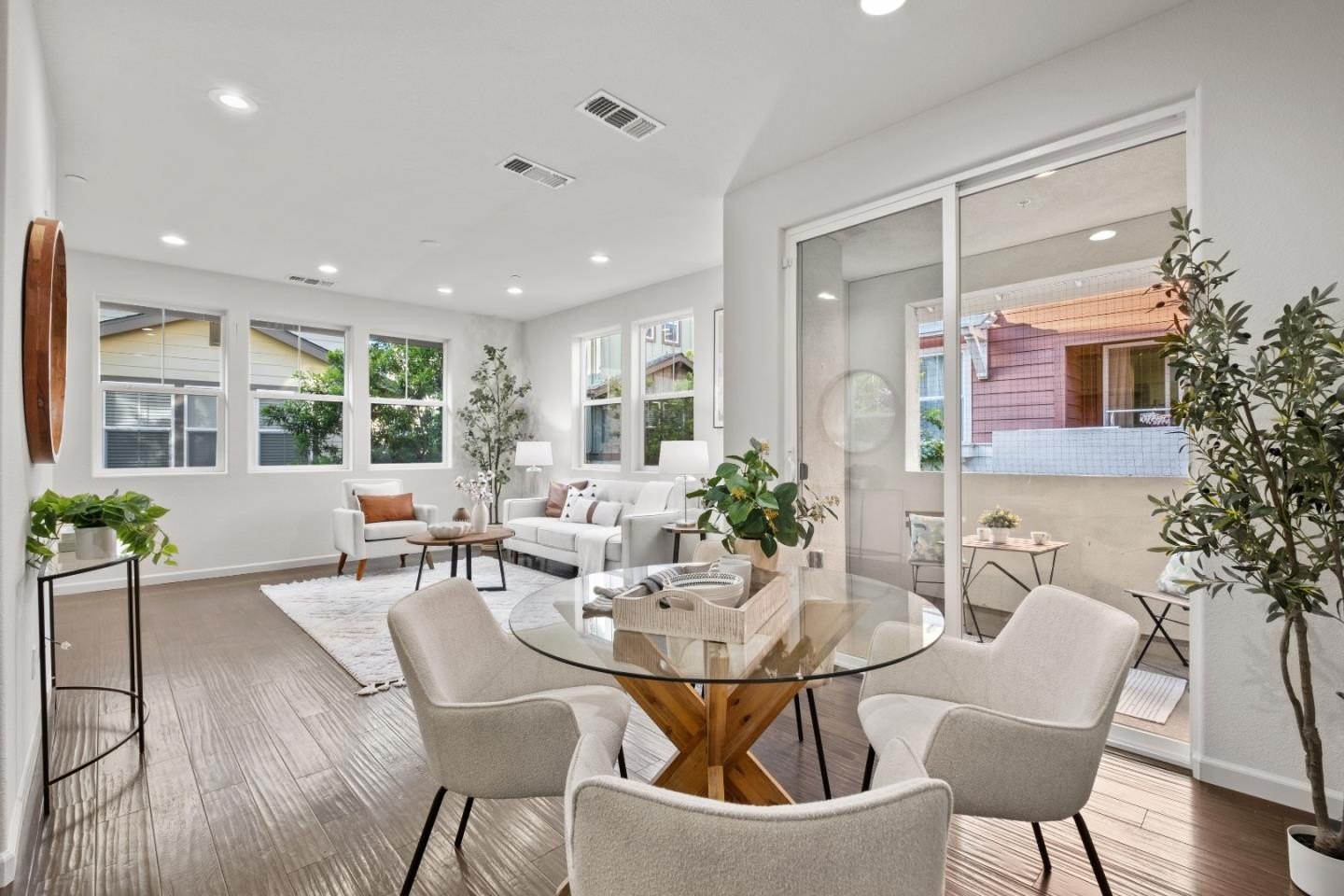 Single Family 2BR 3BA - 2104 Vincenzo Wkwy, SAN JOSE, CA