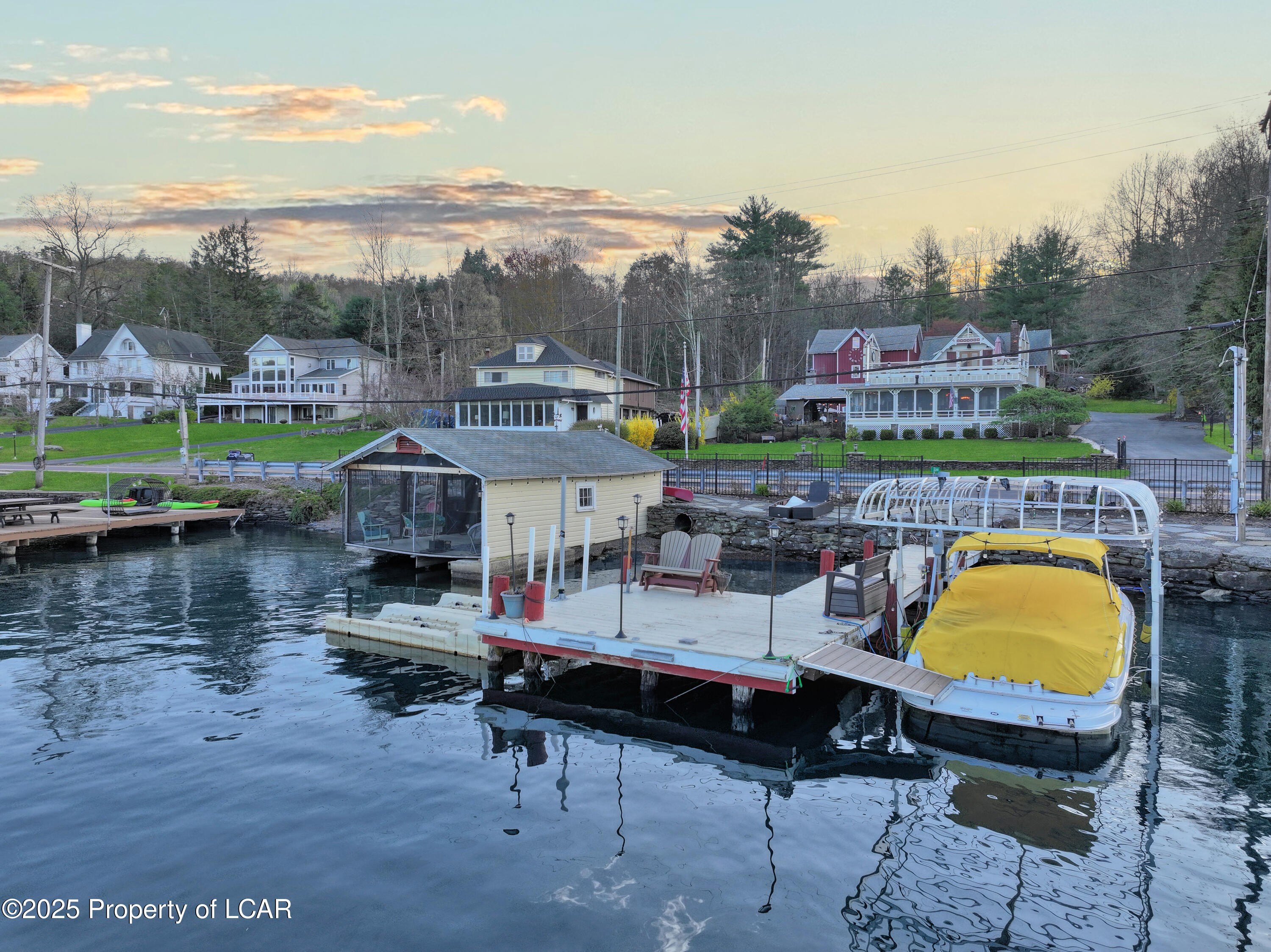 Single Family 4BR 3BA - 2633 Lakeside Drive, Harveys Lake, PA
