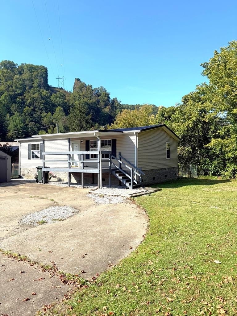 Single Family 2BR 2BA - 66 Haywood Drive, Prestonsburg, KY