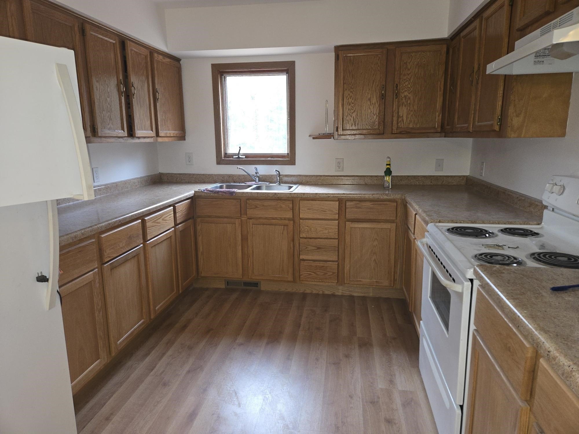 Single Family 3BR 1BA - 1877 W 16th Avenue, Friendship, WI